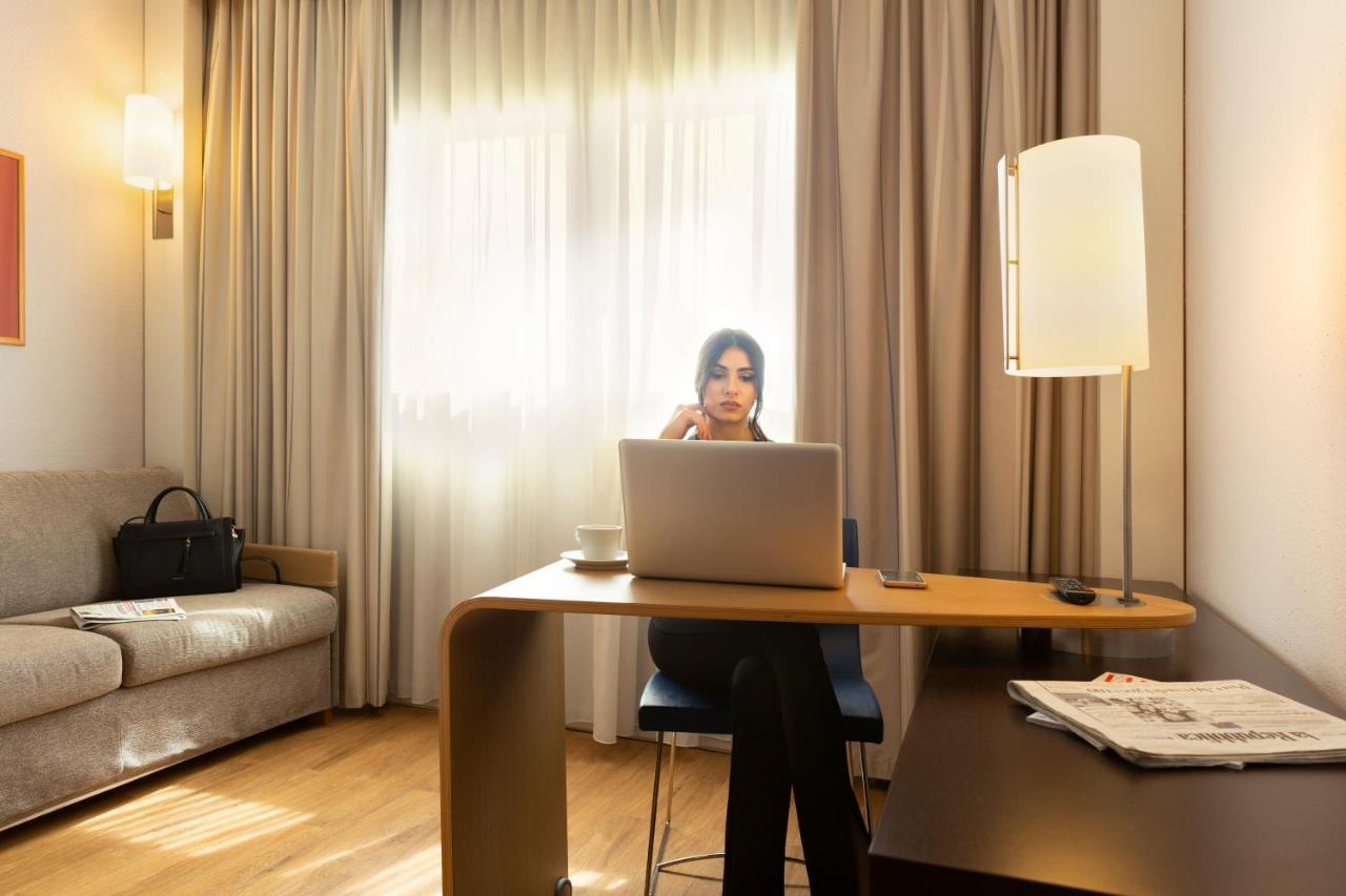Novotel Caserta Sud Bagian luar foto