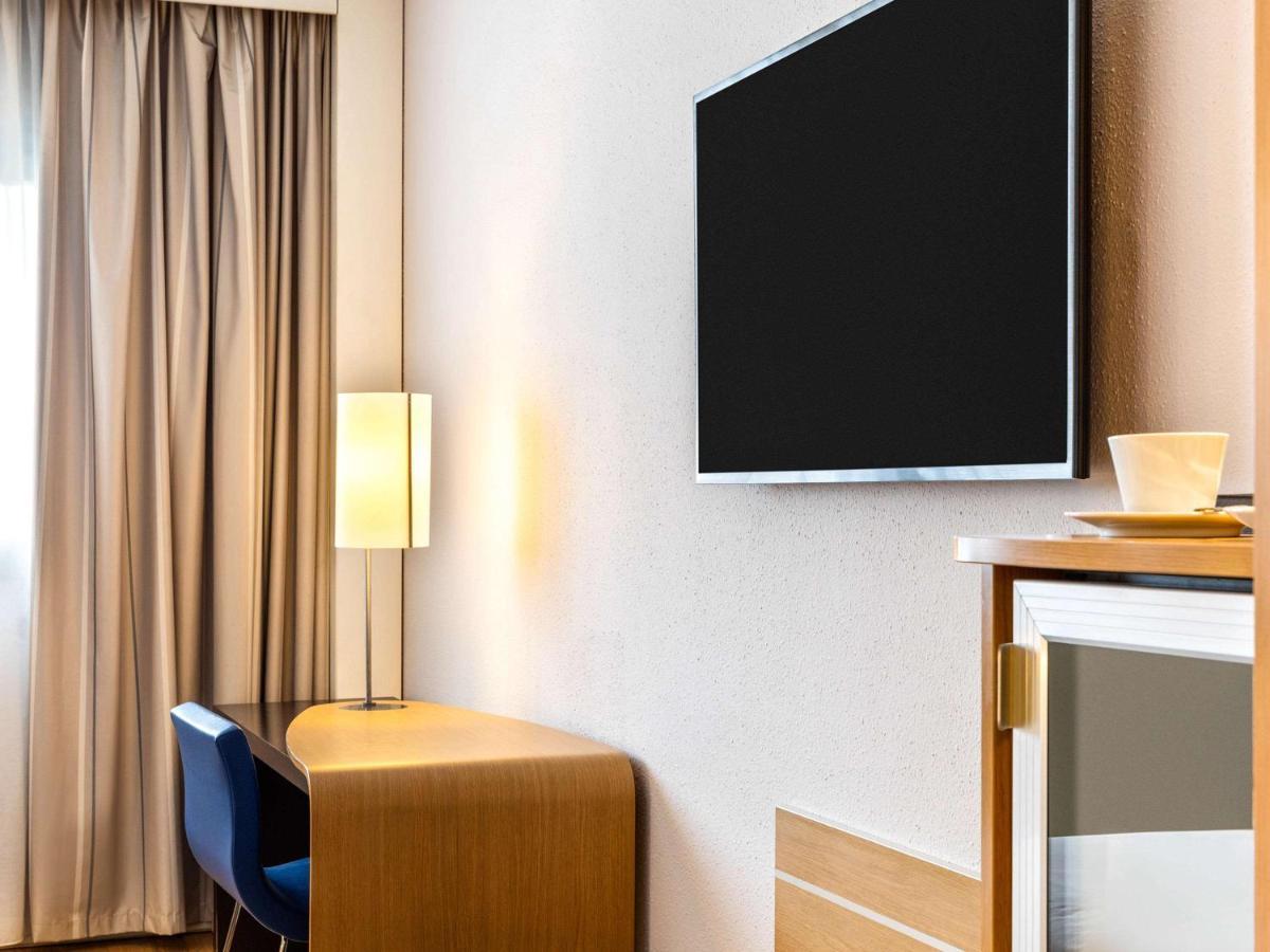Novotel Caserta Sud Bagian luar foto