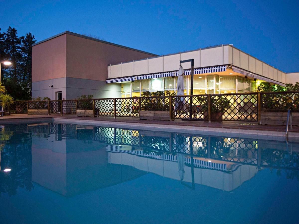 Novotel Caserta Sud Bagian luar foto