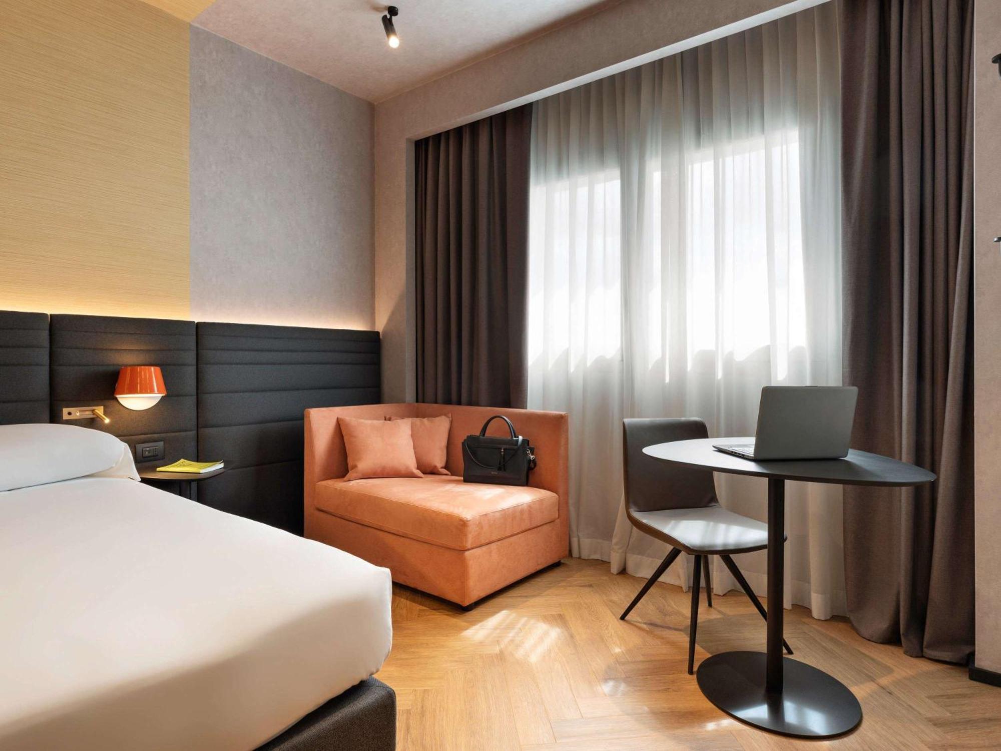 Novotel Caserta Sud Bagian luar foto