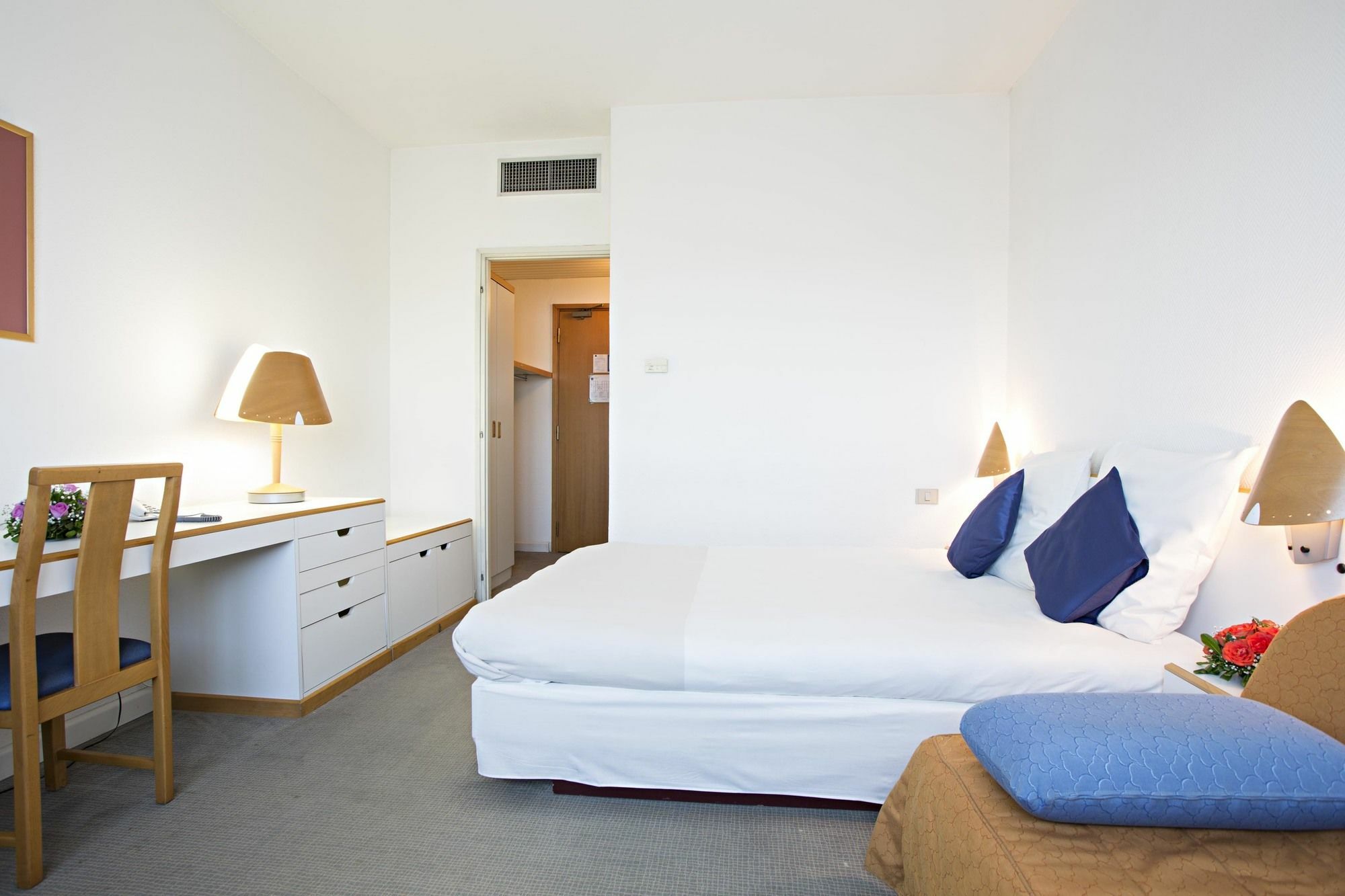 Novotel Caserta Sud Bagian luar foto